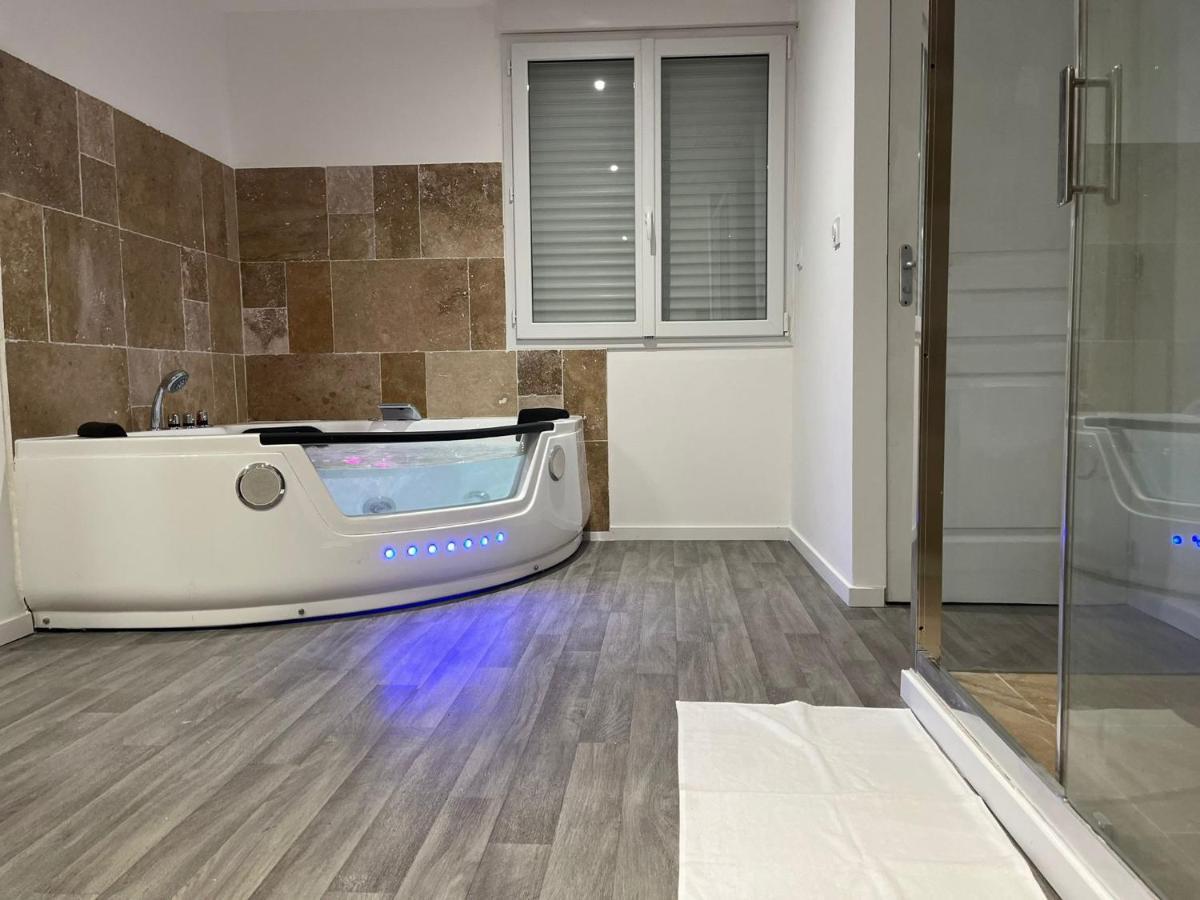Ng Suitehome - Queven - Balneo - Netflix - Wifi Zewnętrze zdjęcie